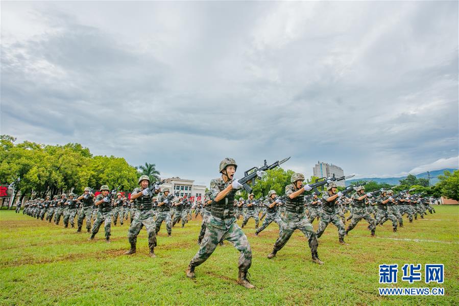 （在習近平強軍思想指引下·我們在戰(zhàn)位報告·圖文互動）（2）千里移防，鐵心跟黨走——南部戰(zhàn)區(qū)陸軍第75集團軍某紅軍旅政治建軍、練兵備戰(zhàn)記事