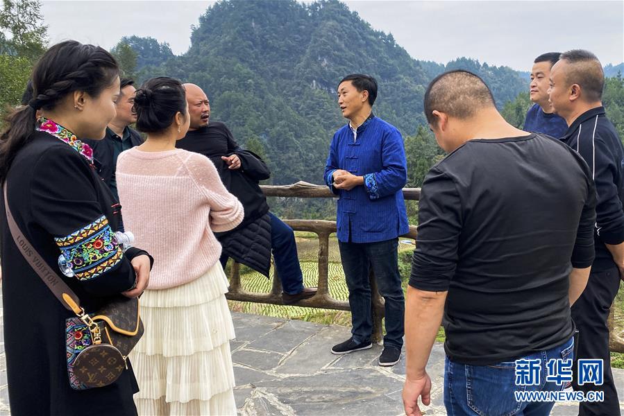 （在習(xí)近平新時(shí)代中國(guó)特色社會(huì)主義思想指引下——新時(shí)代新作為新篇章·習(xí)近平總書記關(guān)切事·圖文互動(dòng)）（1）精準(zhǔn)扶貧7年，十八洞村“長(zhǎng)”出10余種新職業(yè)