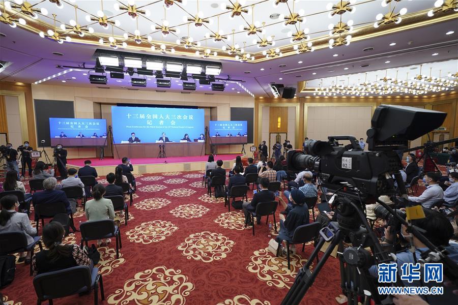 （兩會(huì)·XHDW）（5）國務(wù)委員兼外交部長(zhǎng)王毅回答中外記者提問