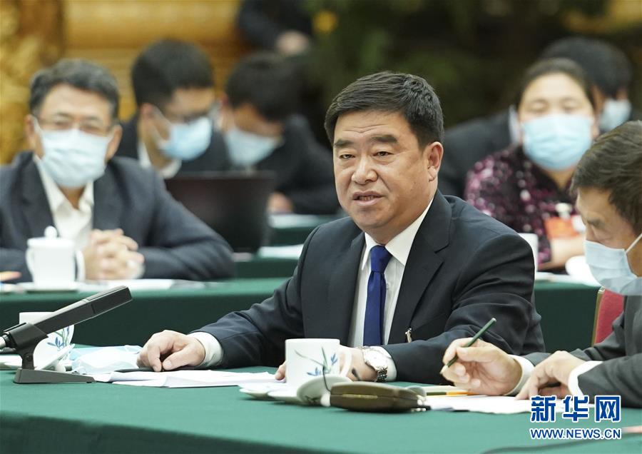 （新華全媒頭條·圖文互動）（6）從人民中汲取磅礴力量——習近平總書記同出席2020年全國兩會人大代表、政協(xié)委員共商國是紀實