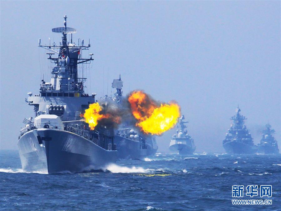 （新華全媒頭條·圖文互動）（8）沿著中國特色強軍之路闊步前進——黨中央、中央軍委領(lǐng)導推進國防和軍隊建設(shè)70年紀實
