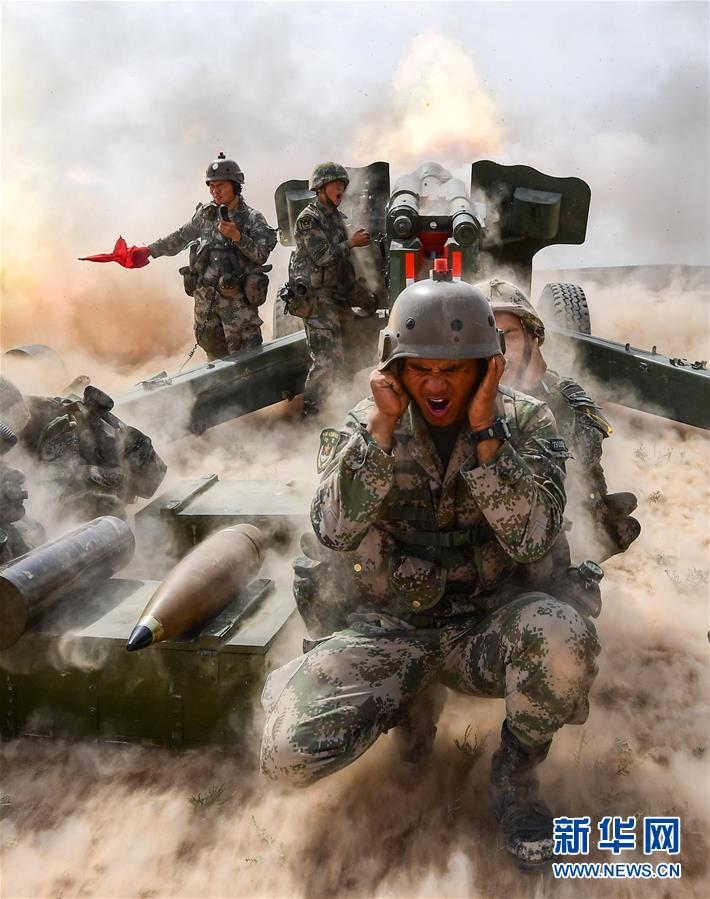 （新華全媒頭條·圖文互動）（9）沿著中國特色強軍之路闊步前進——黨中央、中央軍委領(lǐng)導推進國防和軍隊建設(shè)70年紀實