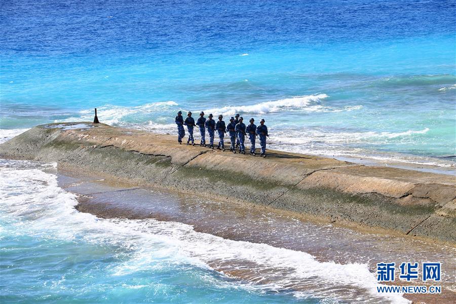 （新華全媒頭條·圖文互動）（10）沿著中國特色強軍之路闊步前進——黨中央、中央軍委領(lǐng)導推進國防和軍隊建設(shè)70年紀實