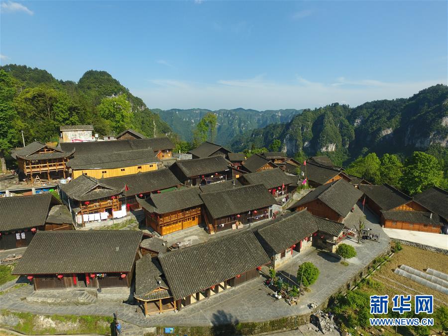 （新華全媒頭條·圖文互動(dòng)）（6）初夏，循著總書記的腳步探訪產(chǎn)業(yè)扶貧新事
