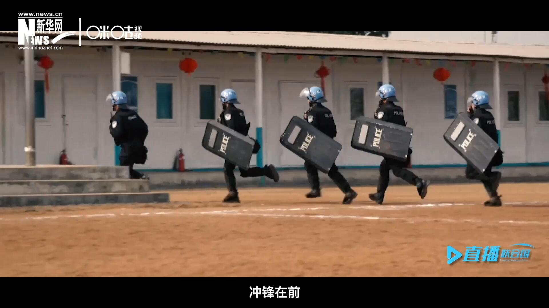 有這樣一支隊伍，他們不畏艱險，沖鋒在前，頭戴藍(lán)盔，為和平而戰(zhàn)，他們的名字叫做聯(lián)合國維和部隊。