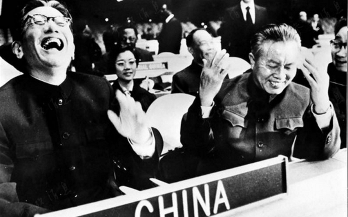 1971年10月25日，聯(lián)大通過決議，恢復(fù)了中華人民共和國在聯(lián)合國的合法席位