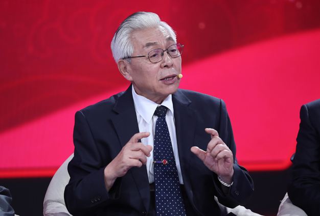 月亮離地球最近，是到達各個遙遠天體的一個‘轉(zhuǎn)運站’。