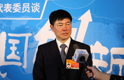 “我們要進(jìn)行自貿(mào)區(qū)的體制機(jī)制的創(chuàng)新，也就是先行先試的一些實(shí)驗(yàn)。”
