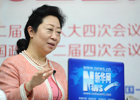 閆傲霜做客新華網(wǎng)兩會(huì)訪(fǎng)談