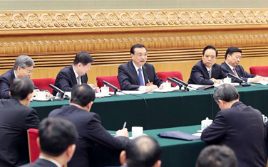李克強參加山東代表團(tuán)審議