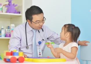 加強兒科醫(yī)生、助產(chǎn)士等緊缺人才培養(yǎng)