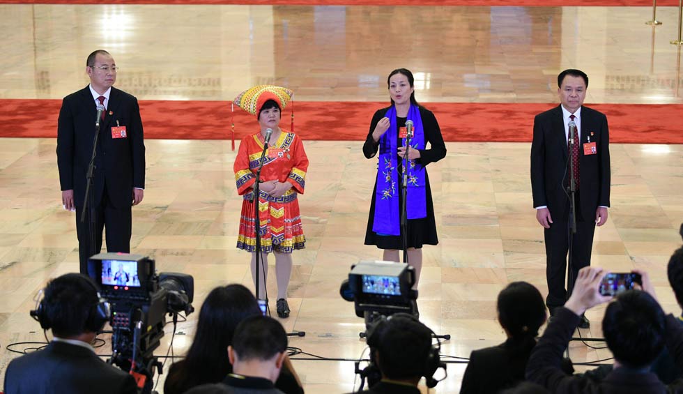 蔡松濤、杜麗群、楊小玲、賈立群接受采訪