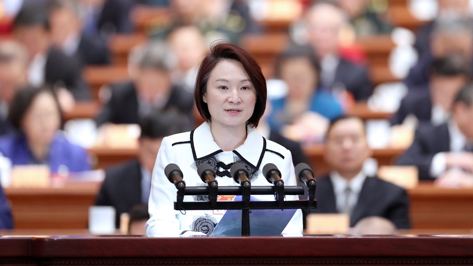 民建聯(lián)主席，香港立法會(huì)議員、行政會(huì)議成員 李慧瓊