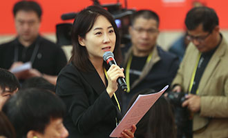 鳳凰衛(wèi)視、鳳凰網(wǎng)記者提問(wèn)