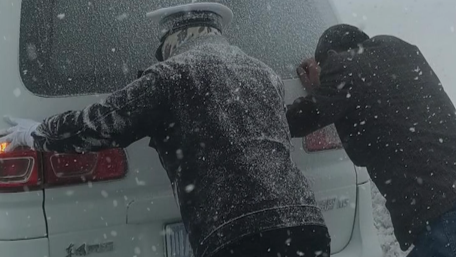 “冰雕”交警找到了！致敬戰(zhàn)斗在抗風(fēng)雪一線的交警