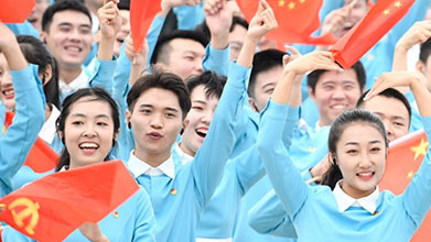今天，這些歌在天安門廣場(chǎng)唱響