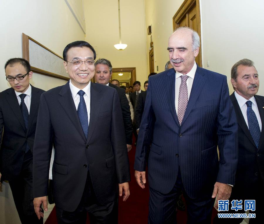 6月19日，國(guó)務(wù)院總理李克強(qiáng)在希臘議會(huì)大廈會(huì)見(jiàn)希臘議長(zhǎng)米馬拉基斯。新華社記者 王曄 攝