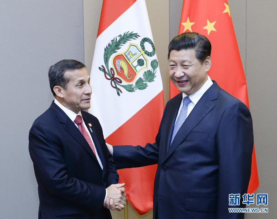 7月16日，國家主席習(xí)近平在巴西首都巴西利亞會(huì)見秘魯總統(tǒng)烏馬拉。新華社記者 劉建生 攝 