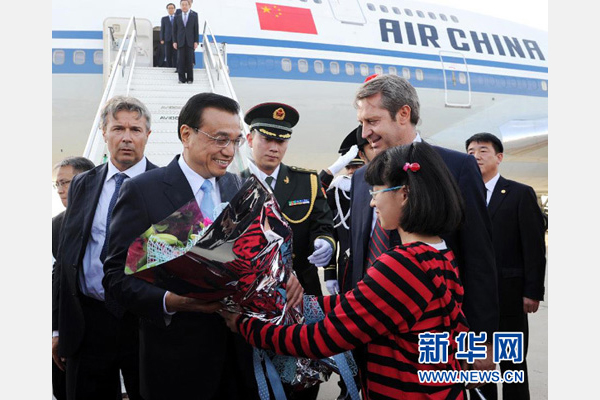 10月14日，國務(wù)院總理李克強(qiáng)乘專機(jī)抵達(dá)羅馬，開始對意大利進(jìn)行正式訪問。新華社記者 饒愛民 攝