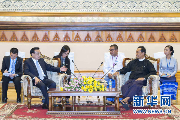 11月14日，中國(guó)國(guó)務(wù)院總理李克強(qiáng)在內(nèi)比都會(huì)見(jiàn)緬甸聯(lián)邦議會(huì)議長(zhǎng)兼人民院議長(zhǎng)吳瑞曼。新華社記者 王曄 攝