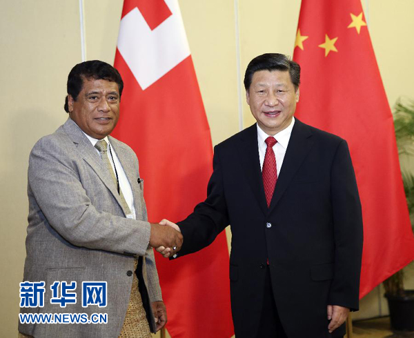 11月22日，國(guó)家主席習(xí)近平在斐濟(jì)楠迪會(huì)見湯加首相圖伊瓦卡諾。新華社記者丁林?jǐn)z 