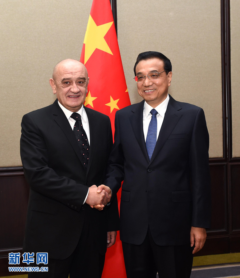 12月16日，中國國務院總理李克強在貝爾格萊德會見波黑部長會議主席貝萬達。 新華社記者 饒愛民 攝 