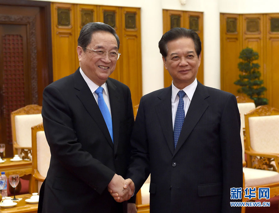 12月25日至27日，中共中央政治局常委、全國(guó)政協(xié)主席俞正聲對(duì)越南進(jìn)行正式訪問(wèn)。這是12月26日，俞正聲在河內(nèi)會(huì)見(jiàn)越南政府總理阮晉勇。 新華社記者馬占成攝