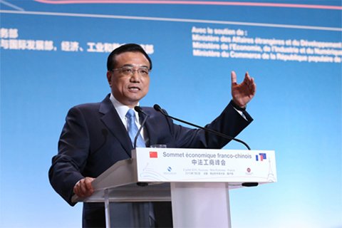 李克強總理2日在中法工商峰會演講時表示，中法建交50年來，兩國關(guān)系積累了寶貴經(jīng)驗，未來50年的中法關(guān)系將更燦爛輝煌。中國政府網(wǎng)