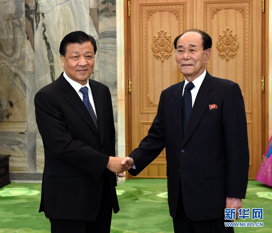 10月10日，正在朝鮮訪問的中共中央政治局常委、中央書記處書記劉云山在平壤會(huì)見朝鮮勞動(dòng)黨中央政治局常委、最高人民會(huì)議常任委員會(huì)委員長(zhǎng)金永南。 新華社記者 饒愛民 攝
