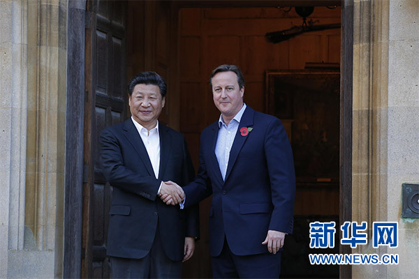 10月22日，國家主席習近平在契克斯首相鄉(xiāng)間別墅同英國首相卡梅倫再次會晤。新華社記者 鞠鵬 攝