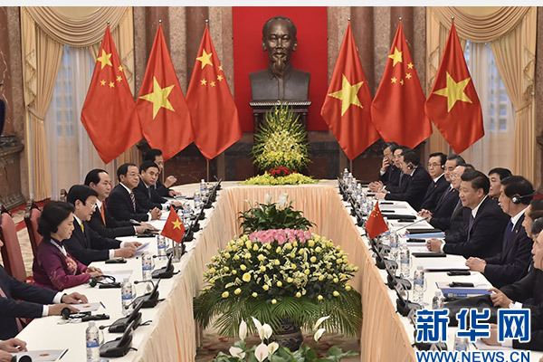 11月6日，中共中央總書記、國(guó)家主席習(xí)近平在河內(nèi)同越南國(guó)家主席張晉創(chuàng)舉行會(huì)談。 新華社記者李濤攝