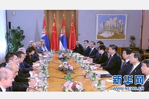 6月18日，國家主席習(xí)近平在貝爾格萊德同塞爾維亞總統(tǒng)尼科利奇舉行會談。 新華社記者 馬占成 攝
