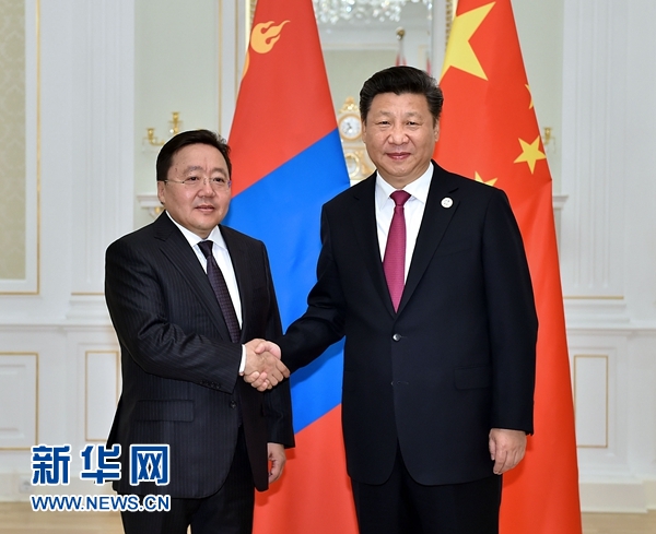 6月23日，國家主席習近平在塔什干會見蒙古國總統(tǒng)額勒貝格道爾吉。 新華社記者李濤攝