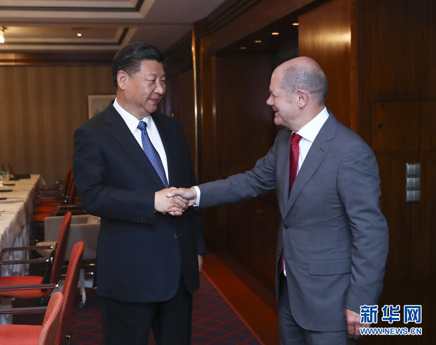 7月6日，國家主席習(xí)近平在漢堡會(huì)見漢堡市市長肖爾茨。 新華社記者謝環(huán)馳 攝