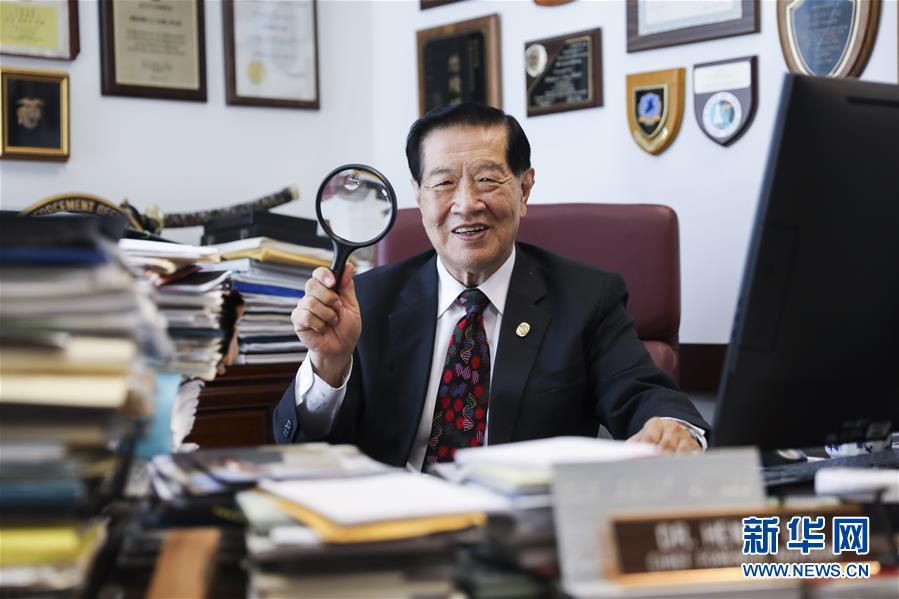 （國際·圖文互動）（1）專訪：“中國共產(chǎn)黨做對了！”——訪美籍華裔刑事鑒識專家李昌鈺