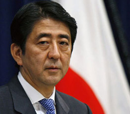 2013，安倍的“狂人日記”
